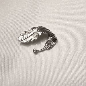 Vintage Giovanni sterling silver leaf brooch